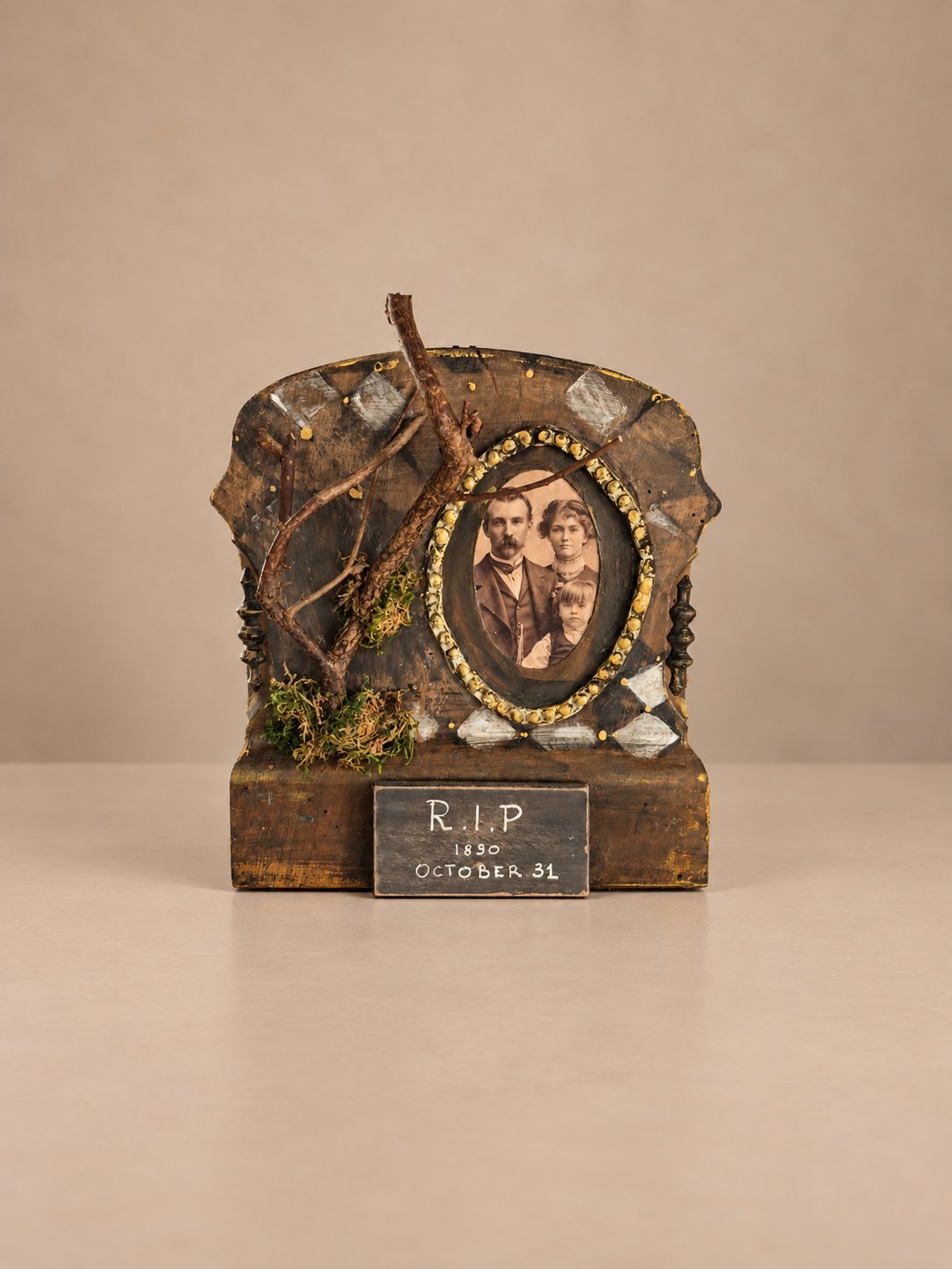 Victorian Ghost Family Altar – Gothic & Halloween Decor