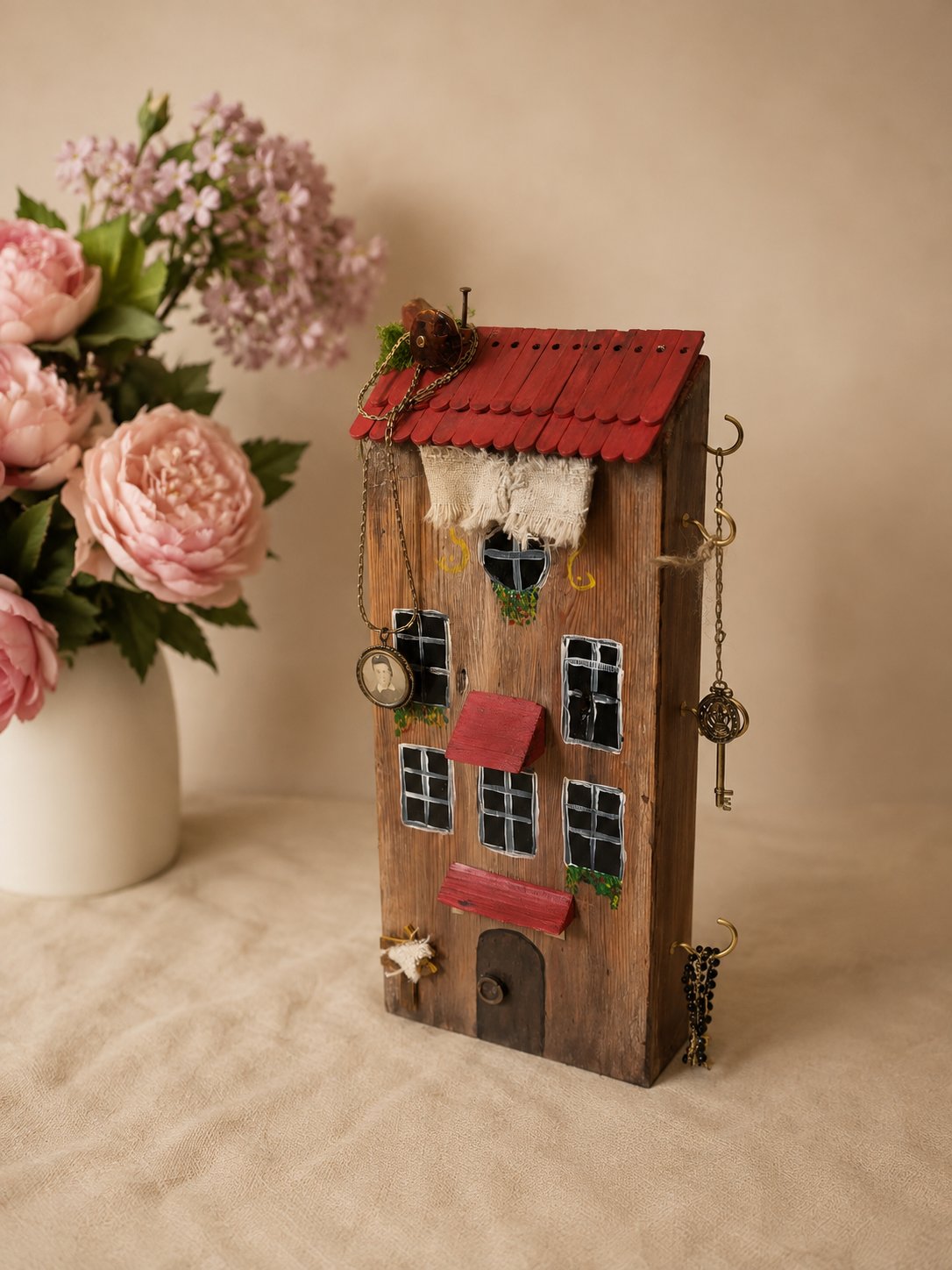 Rustic Wooden Cottage Wall Key Holder