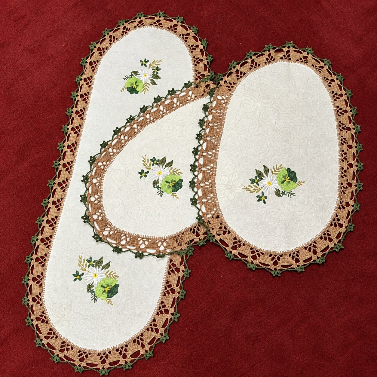 🌿 Wildflower — Set of 3 Embroidered Doilies