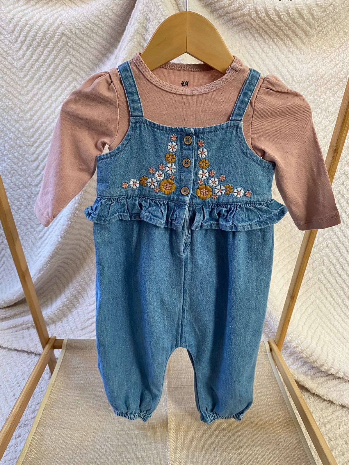 Little Bluebell 🌼 | Next Embroidered Dungarees & H&M Vest |3-6 months|