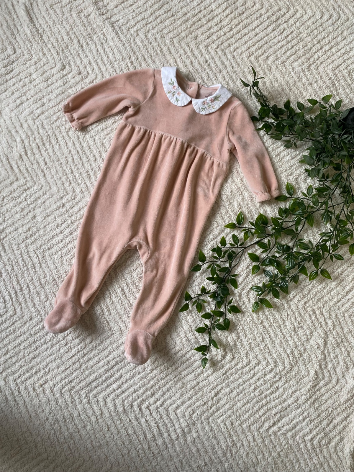 Pretty in Pink 🌸 | Next Velvet Babygrow |6-9 months|