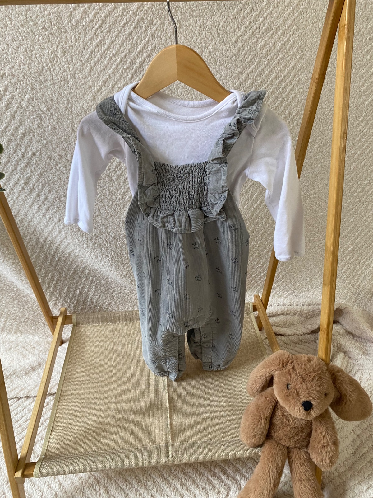 Little Meadow 🌿 | Zara Floral Corduroy Dungarees & Vest |6-9 months|