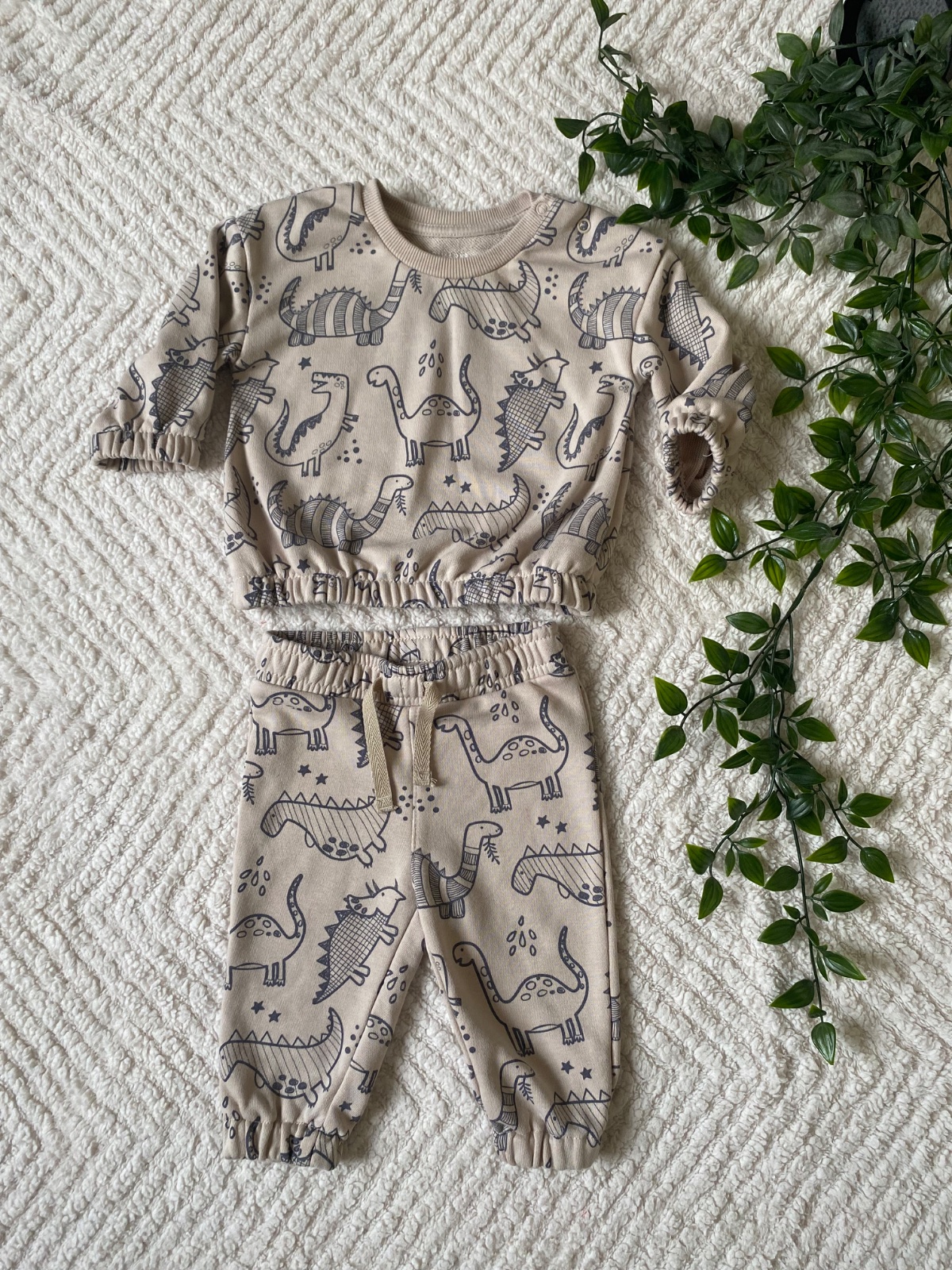 Little Dino 🤎 | Primark Cream Dinosaur Tracksuit |6-9 months|