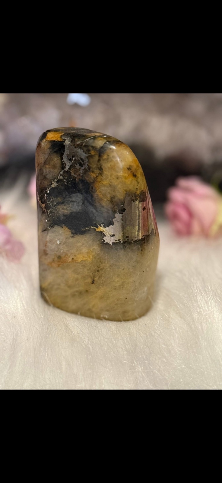 Lion gate quartz