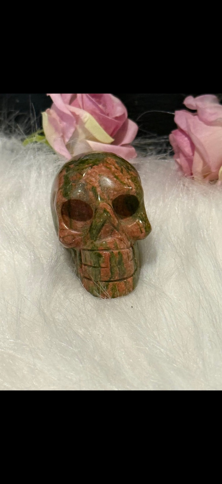 Unikaite skull